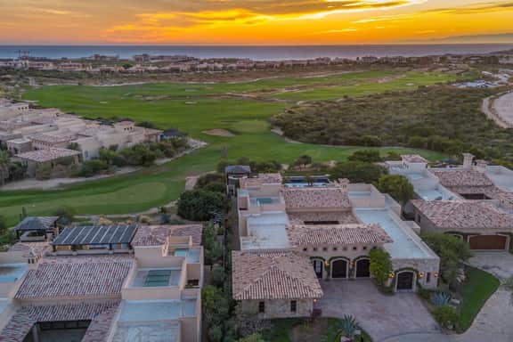 Luxury 4BR Villa | Pool, Jacuzzi & Golf Views - Image 5